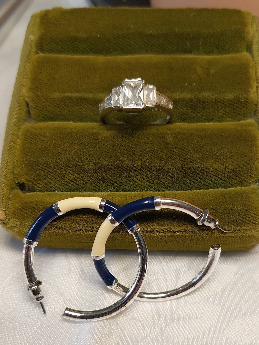 💜4/$25 Vintage Silver-Tone Jewelry Set - Thailand Ring Sz 8 & Navy Enamel Hoops